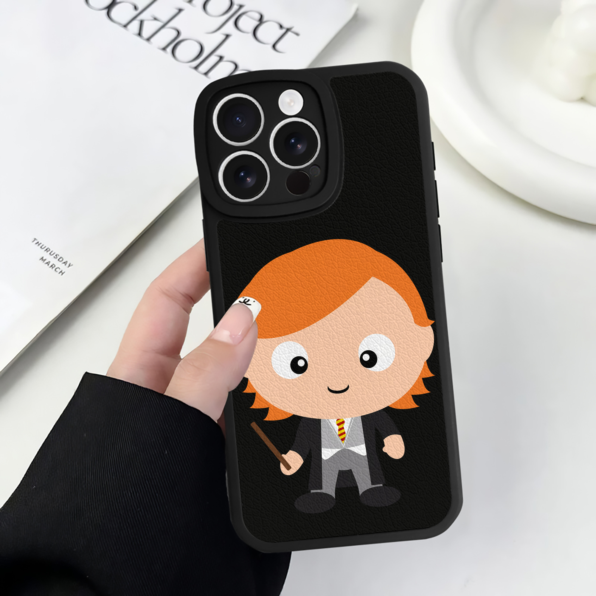 （画像用） Harry Potter ハリー・ポッターシリーズ 【iPhone 16シリーズ対応】シリコンスマホケース（レザー調） 材質：シリコン